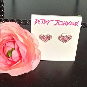 💗New Betsey Johnson Heart Earring💗